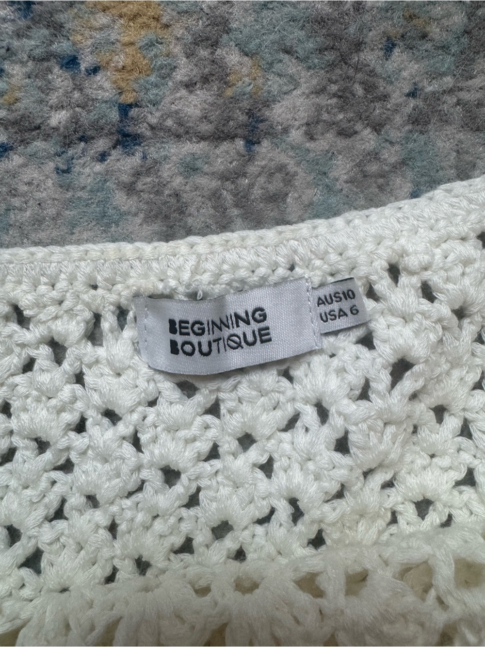 Beginning boutique cream crochet knit mini skirt sarong size 6 - Picture 3 of 3